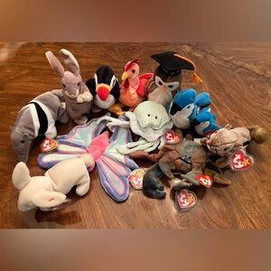 Lot of 11 Ty Beanie Babies Teeny bonuses. Pet free and smoke free home.